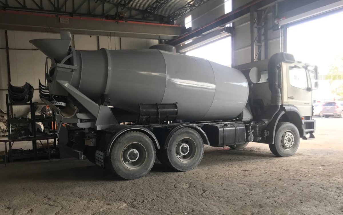 Endermak atölyesinde beton transmikseri imalatı